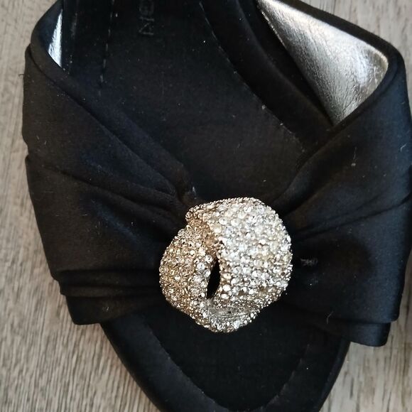 Elegant Black Women's Sandals with Rhinestone Detail - Picture 2 of 6